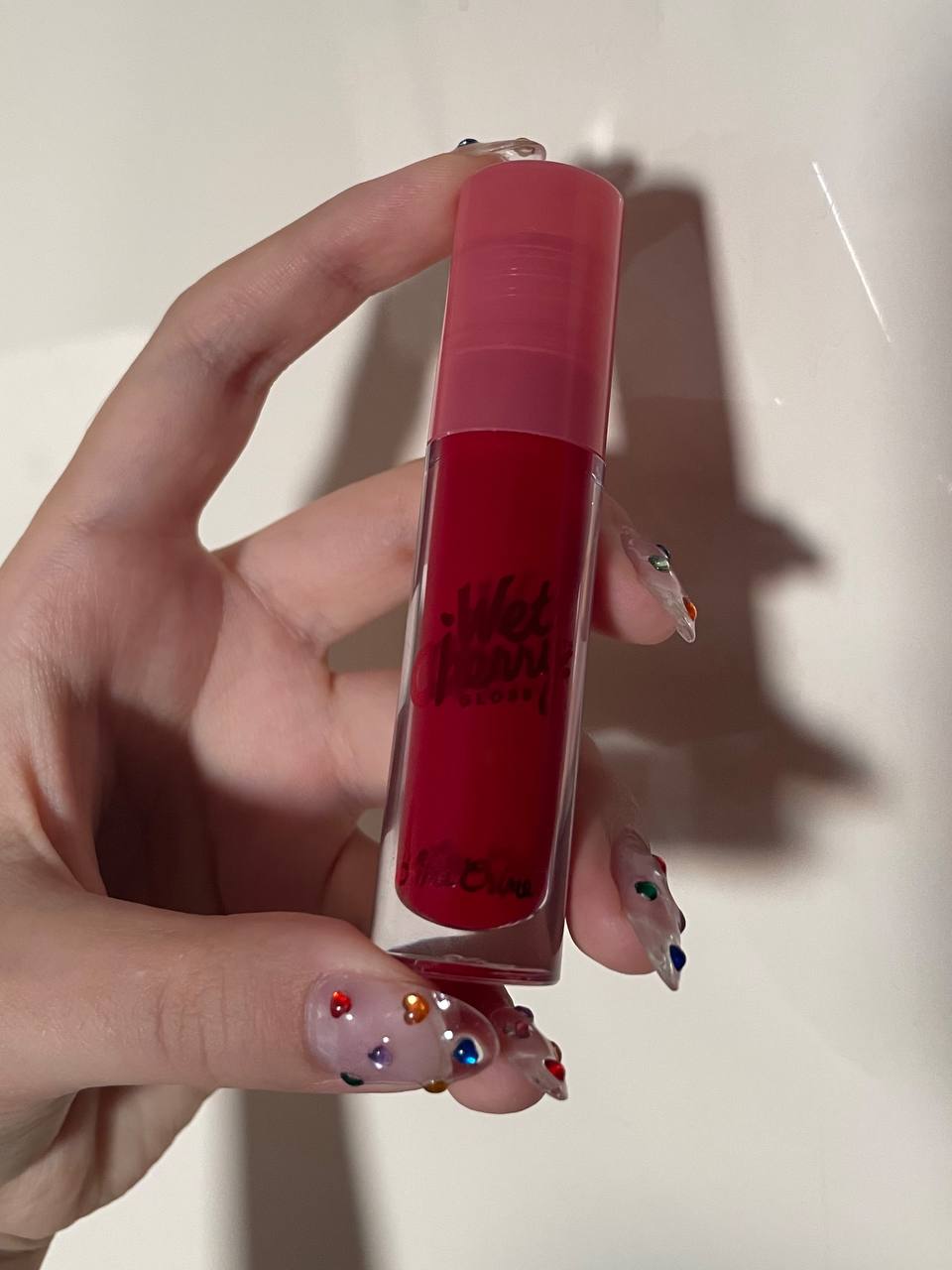 А еще я давно охотилась за блеском Wet Cherry от Lime Crime в оттенке...