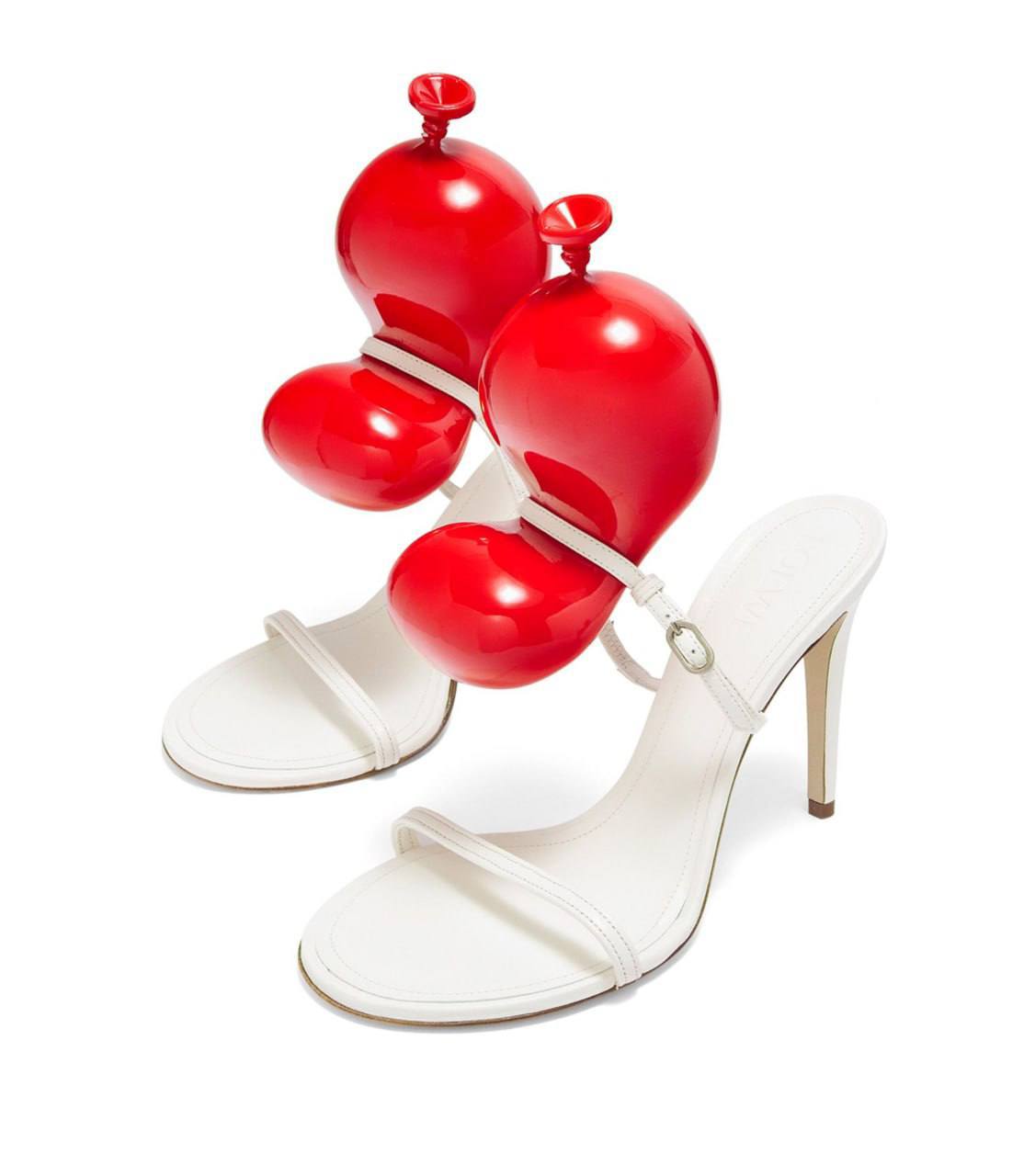 Balloon Sandal за $1100 от Loewe. У бренда особая симпатия к воздушным шарам.