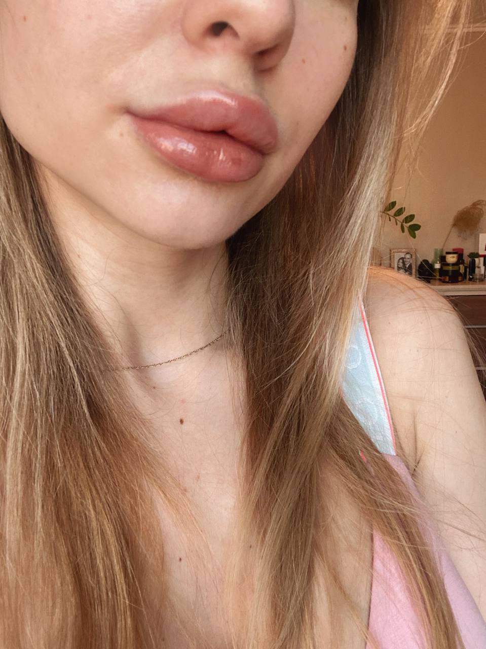 По наводке Кати из Лицевой стороны  заказала себе блеск Maybelline Lifter Gloss...