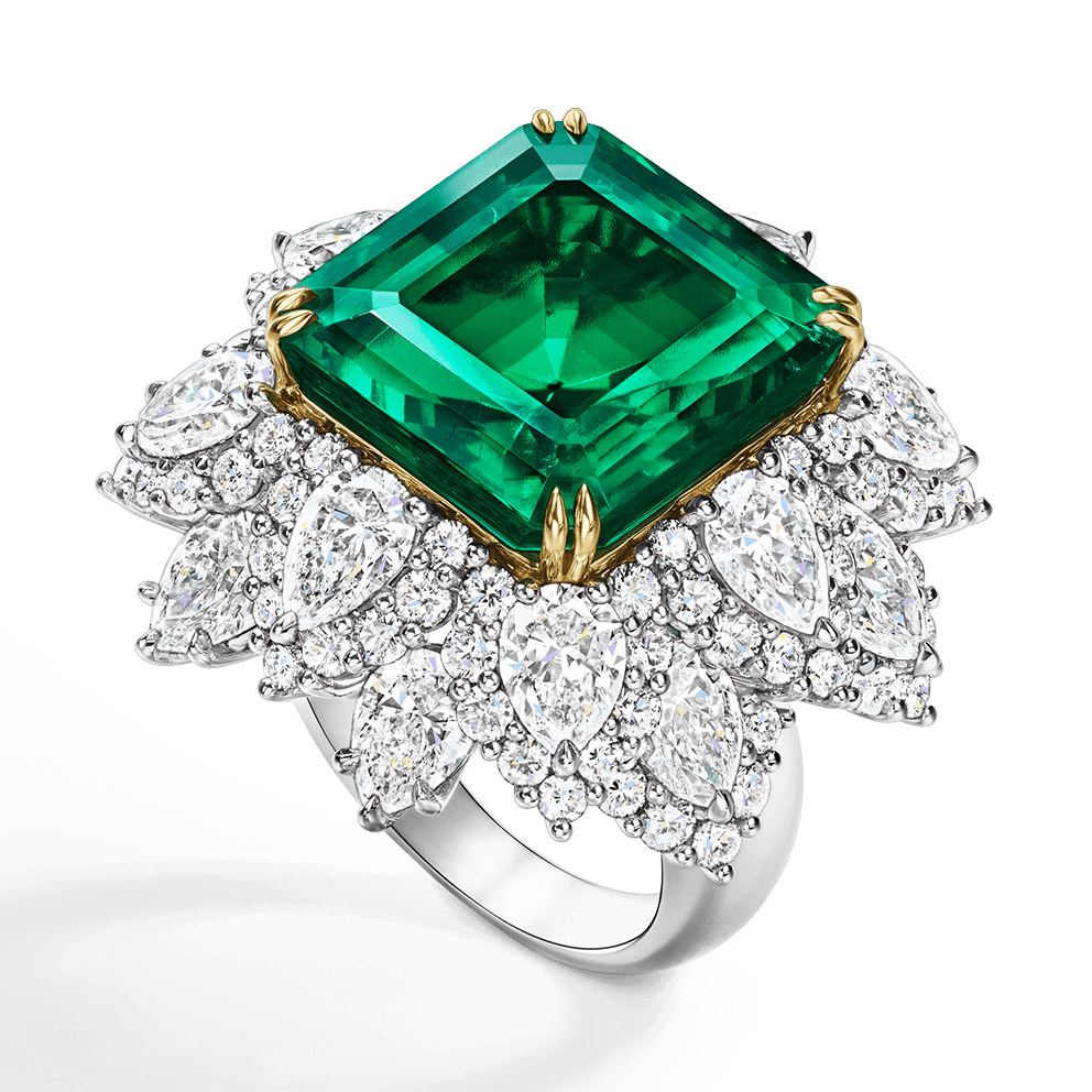 Сейчас этот изумруд носит имя The Rockefeller-Winston. Ювелиры Harry Winston...